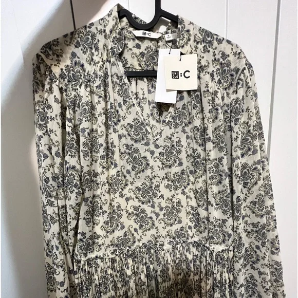 New Uniqlo dress - Picture 1 of 4